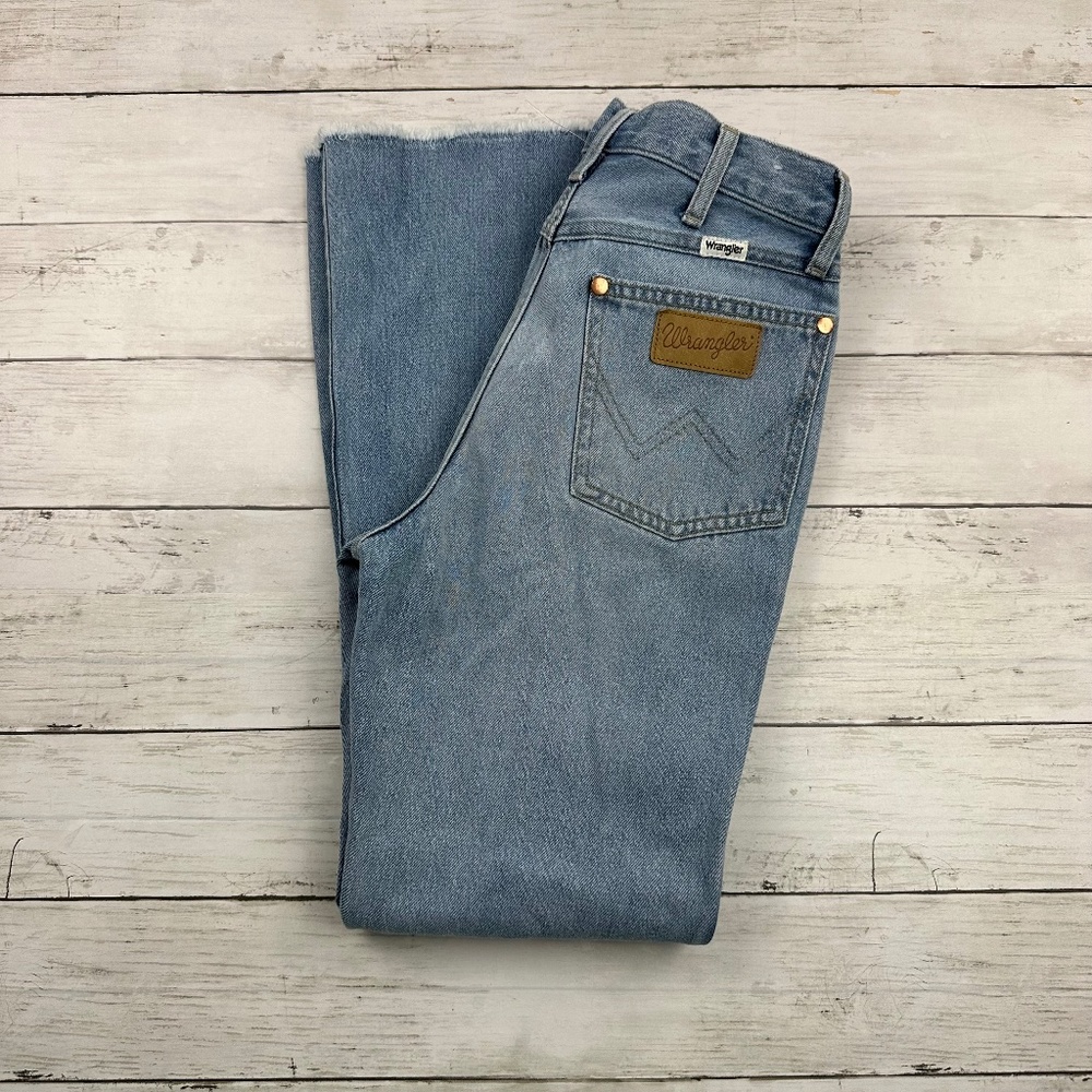 Wrangler Wrock #672 Women's 24x28 High Rise Kick Flare Light Wash